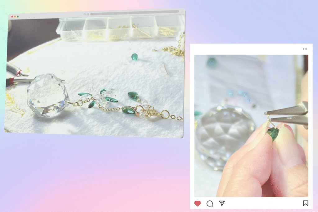 サンキャッチャーのパーツを並べ、手作業で一つひとつ組み立てている制作風景